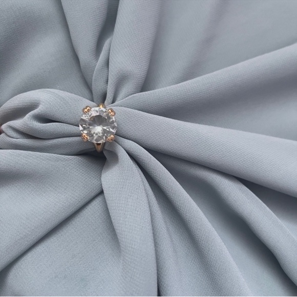 Gold Ring - Picture 4 of 6